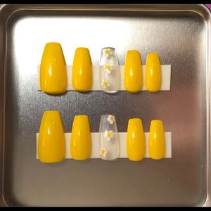 Custom press on nail set